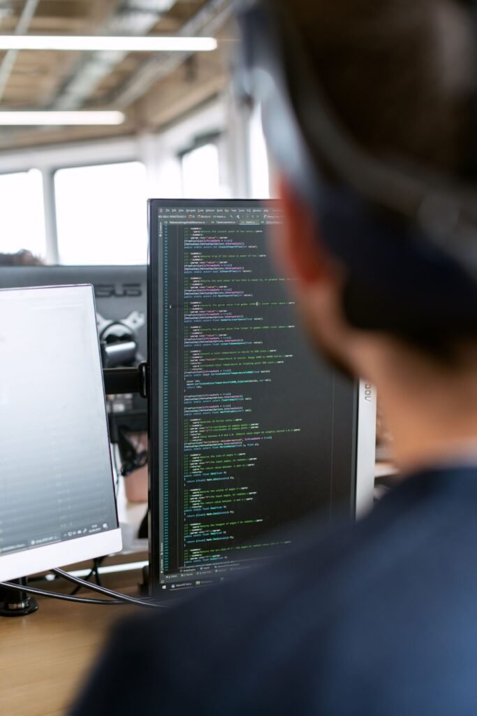 Technicien assurant la sécurité WordPress d’un site client